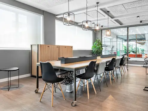 Regus 8085 S Chester Street