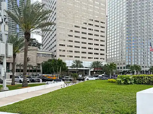 Regus 201 South Biscayne Boulevard