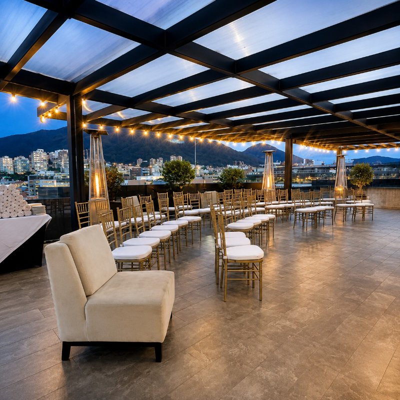 93 Luxury Suites