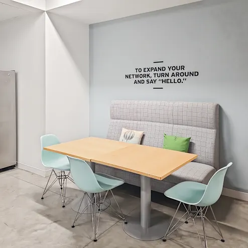 Regus 121 North Washington Avenue