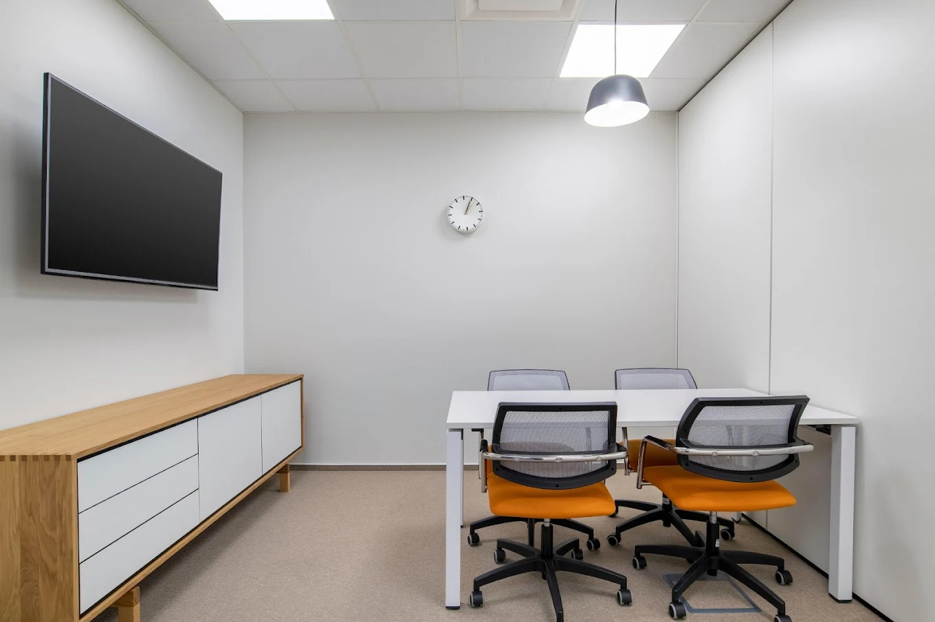 Regus Central Business Plaza