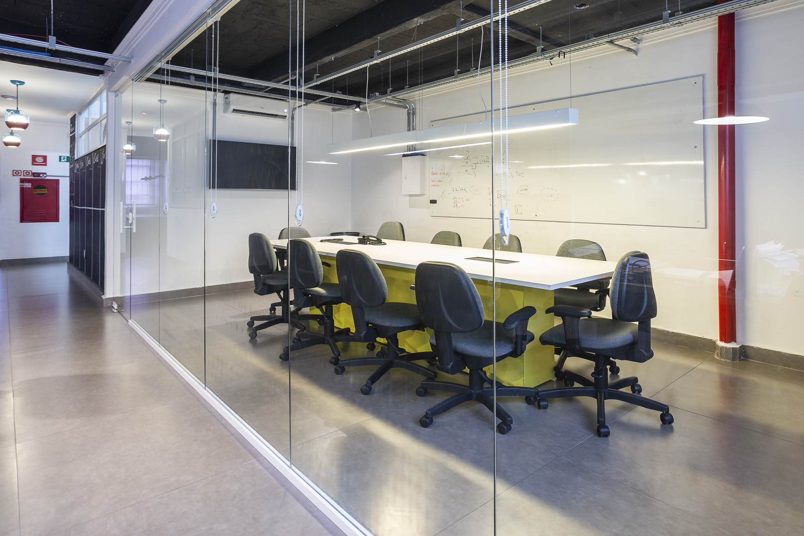 Sala de reuniões 02