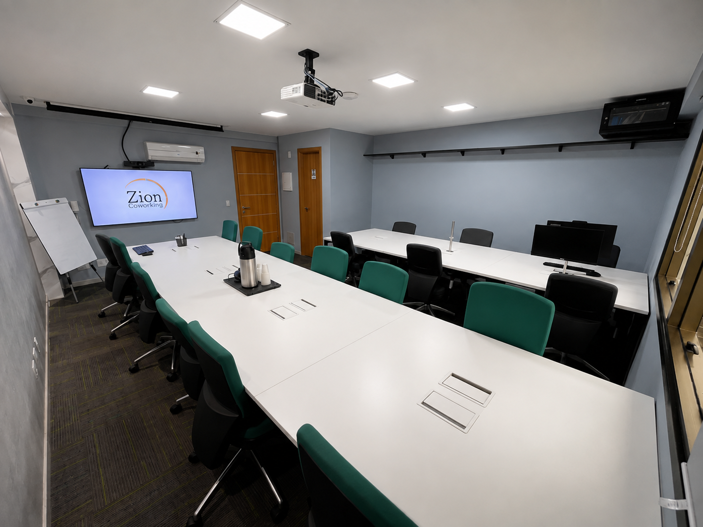 Sala Reunião 18