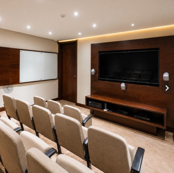 93 Luxury Suites