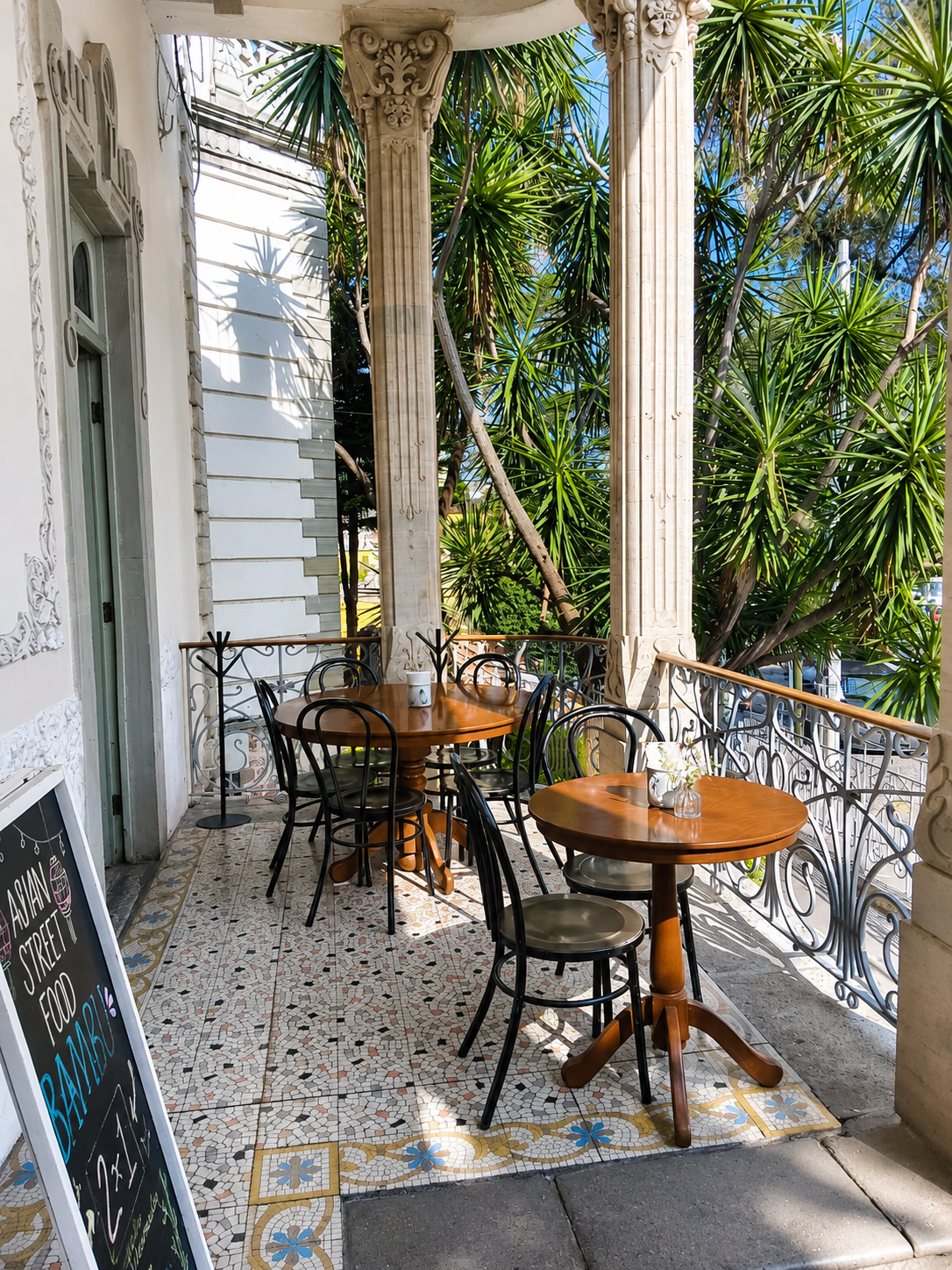 Madelie Café