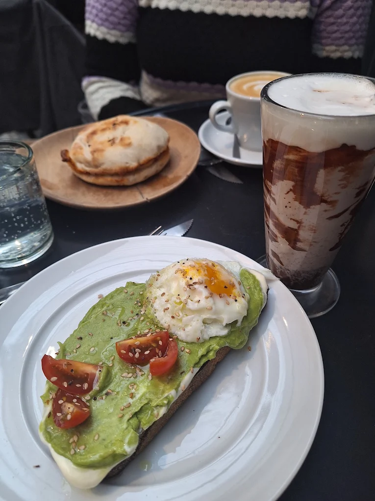 Buglë - Vivero Café
