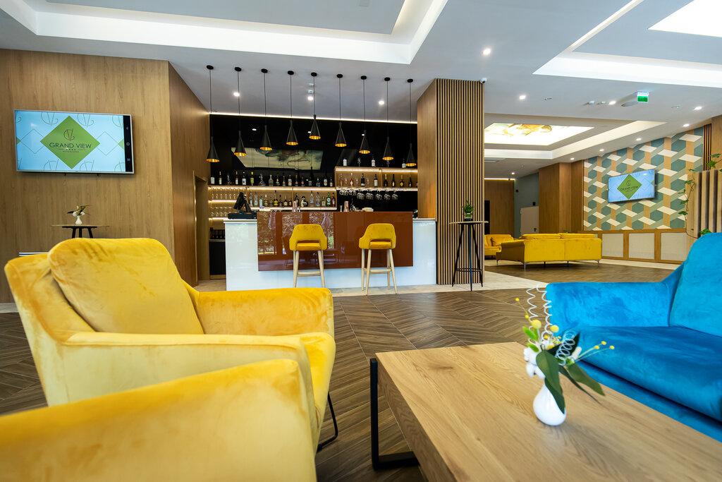 Grand View Hotel & Suites