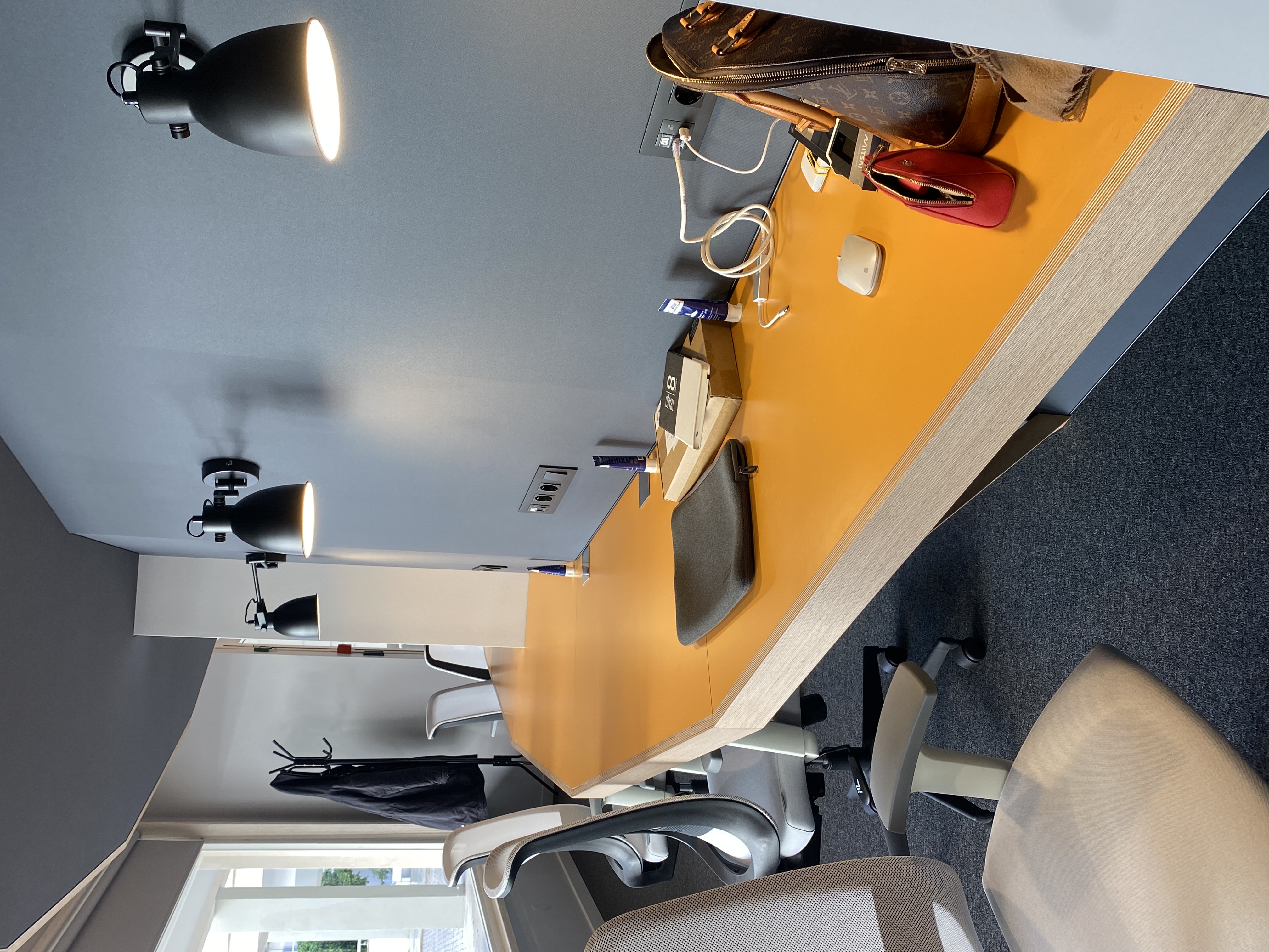 Business Network Lounge