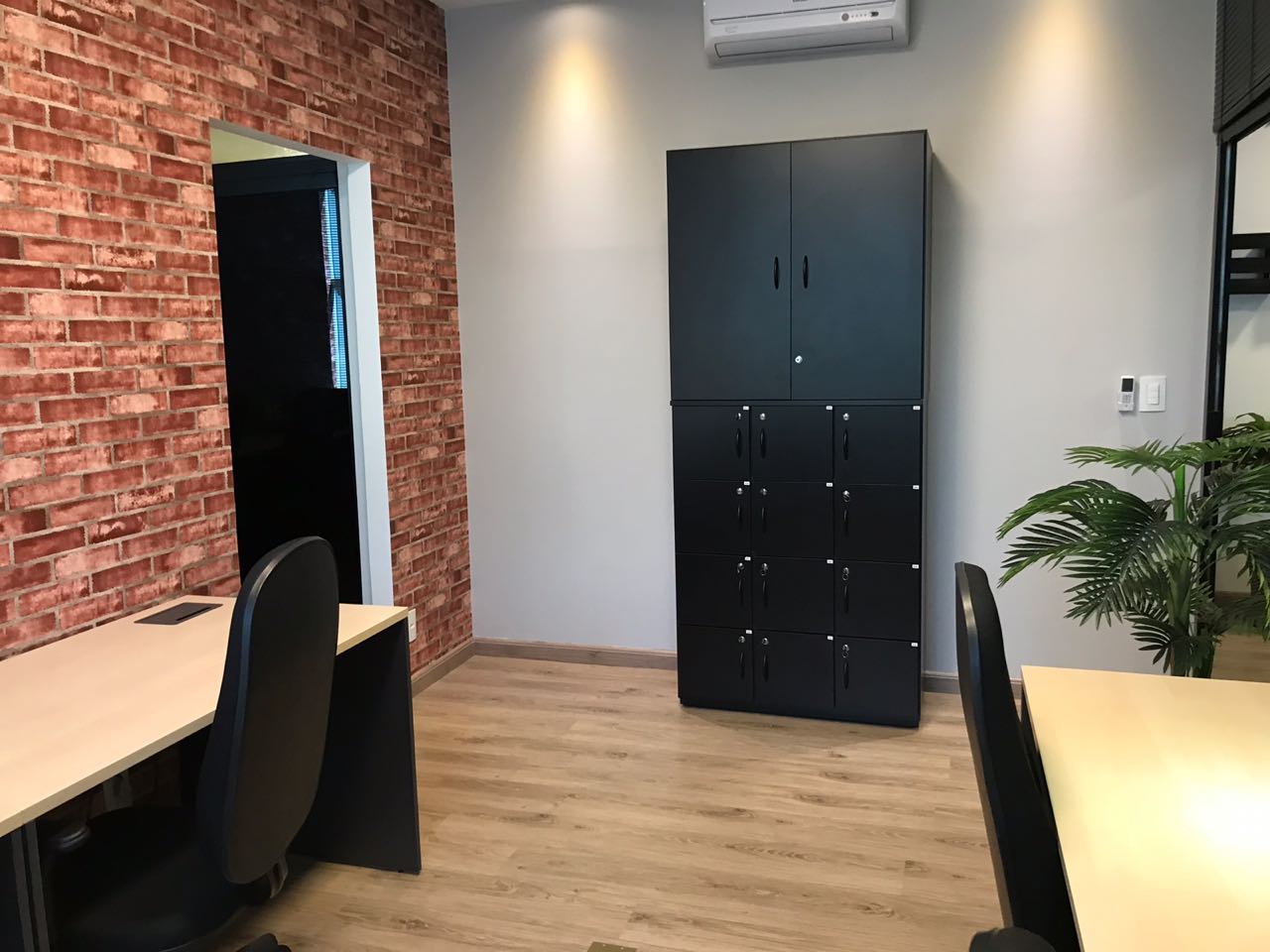 ESTAÇÃO DE TRABALHO COMPARTILHADA (HOT DESK)