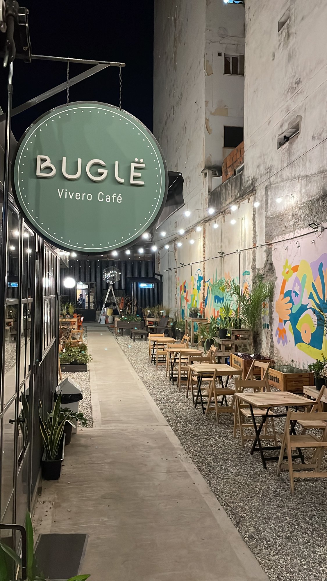 Buglë - Vivero Café